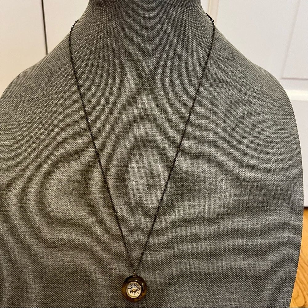 🍭6/$30 Compass pendant necklace on long chain